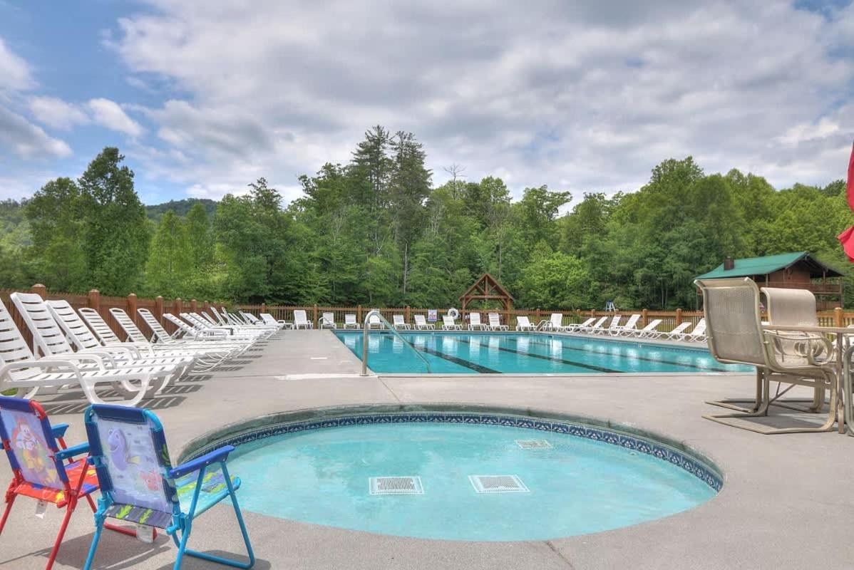 Gorgeous View. Hot Tub. Privacy. Fireplace. Pool & Fishing Access! Sevierville Dış mekan fotoğraf