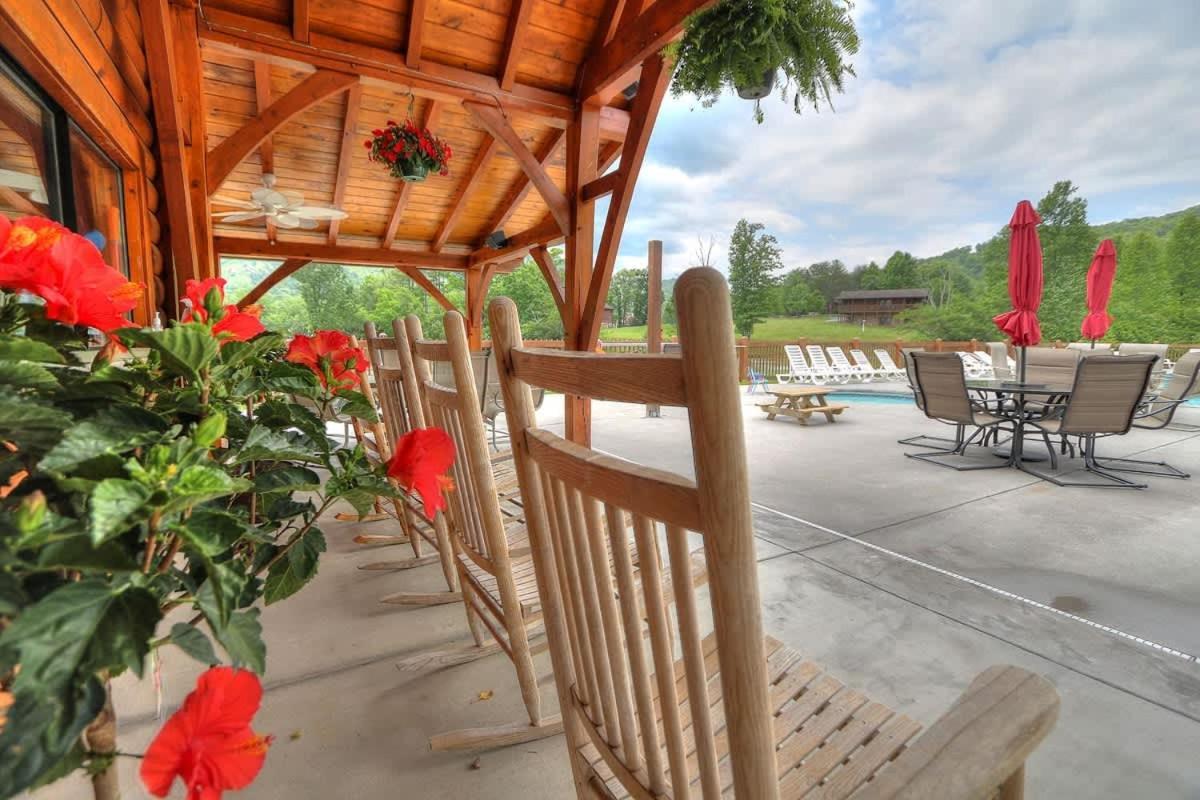 Gorgeous View. Hot Tub. Privacy. Fireplace. Pool & Fishing Access! Sevierville Dış mekan fotoğraf