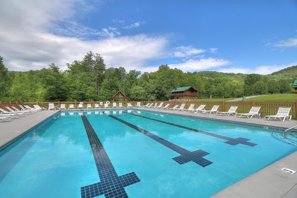 Gorgeous View. Hot Tub. Privacy. Fireplace. Pool & Fishing Access! Sevierville Dış mekan fotoğraf