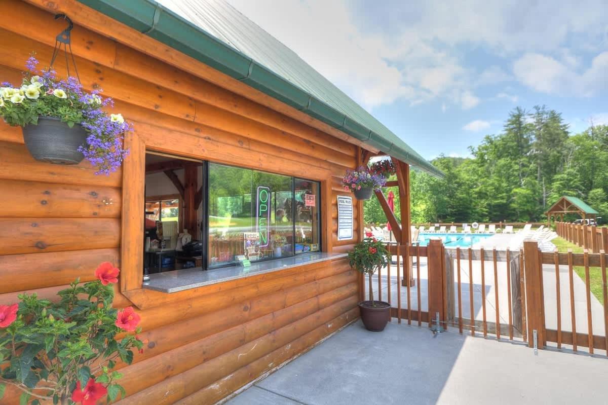 Gorgeous View. Hot Tub. Privacy. Fireplace. Pool & Fishing Access! Sevierville Dış mekan fotoğraf