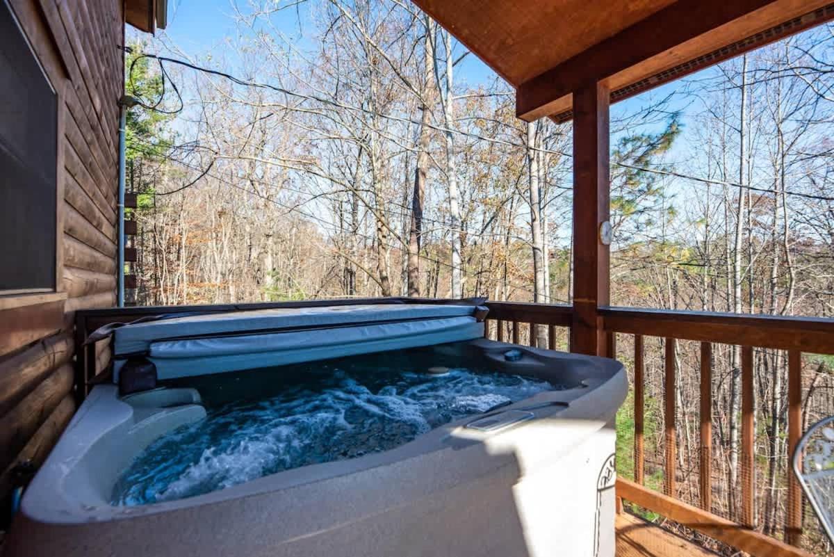 Gorgeous View. Hot Tub. Privacy. Fireplace. Pool & Fishing Access! Sevierville Dış mekan fotoğraf