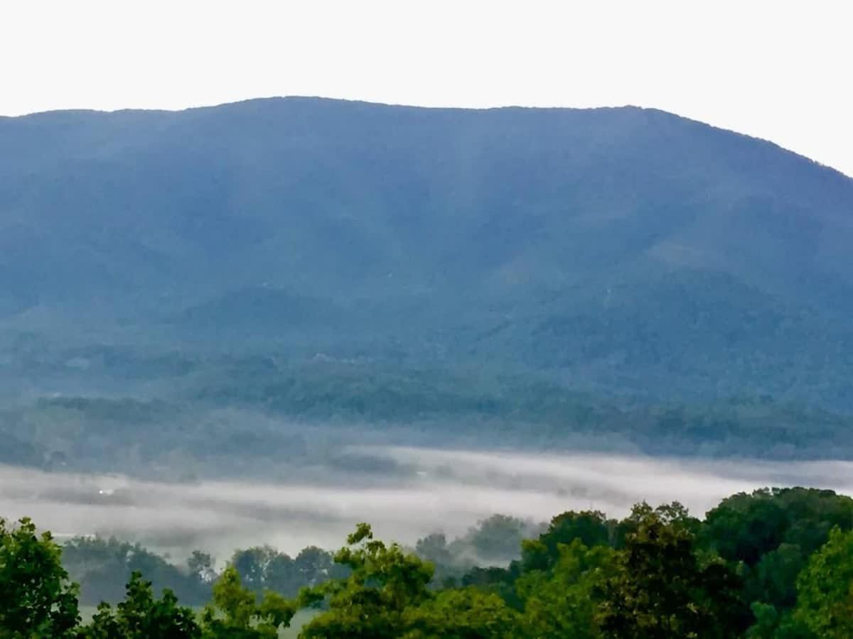 Gorgeous View. Hot Tub. Privacy. Fireplace. Pool & Fishing Access! Sevierville Dış mekan fotoğraf