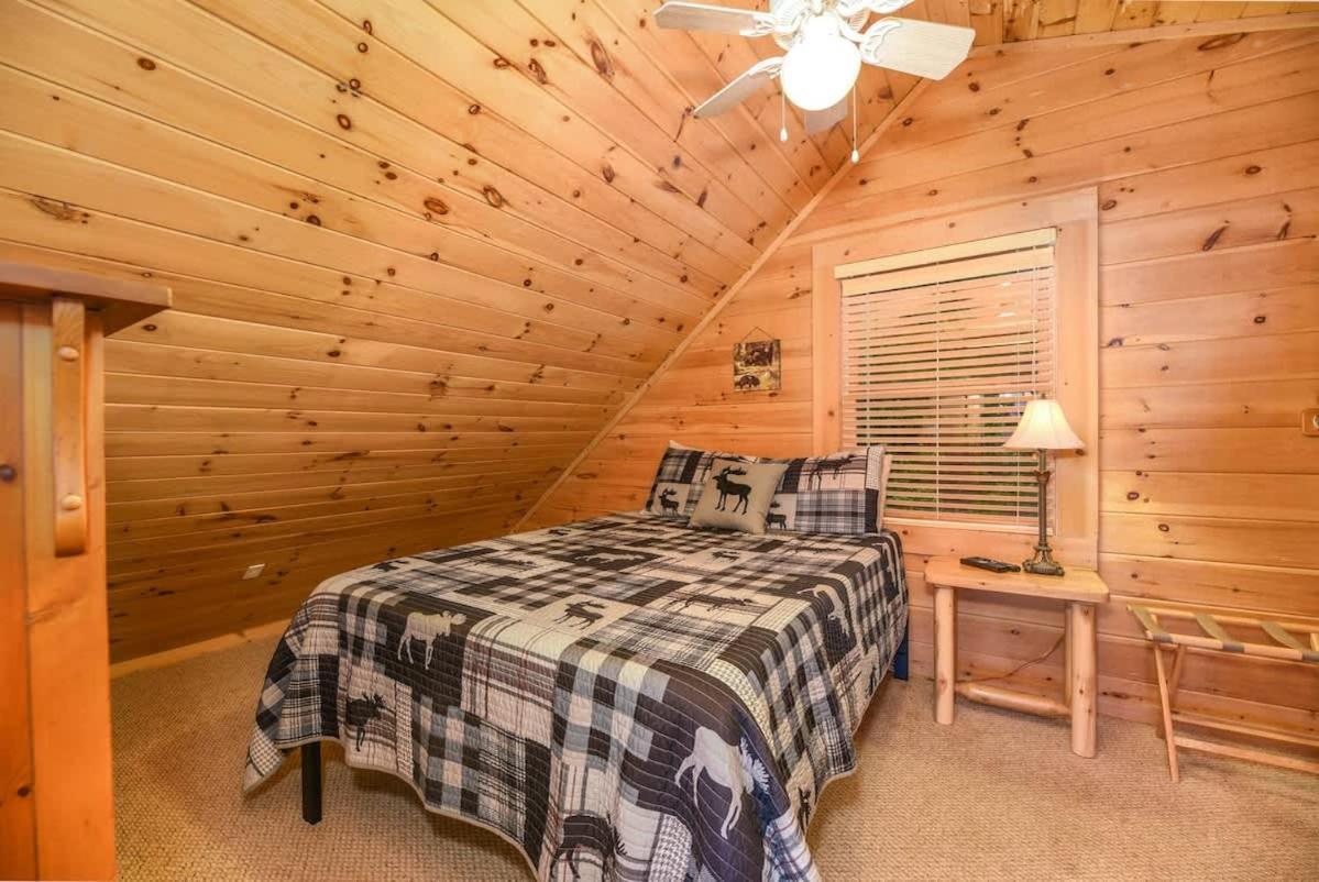 Gorgeous View. Hot Tub. Privacy. Fireplace. Pool & Fishing Access! Sevierville Dış mekan fotoğraf