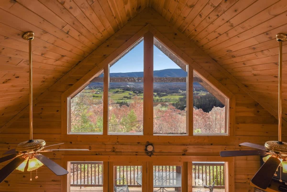 Gorgeous View. Hot Tub. Privacy. Fireplace. Pool & Fishing Access! Sevierville Dış mekan fotoğraf
