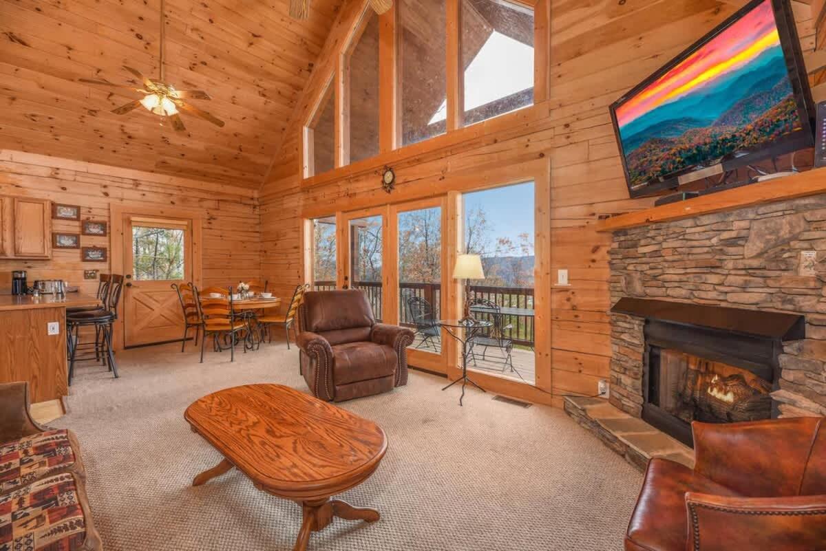 Gorgeous View. Hot Tub. Privacy. Fireplace. Pool & Fishing Access! Sevierville Dış mekan fotoğraf