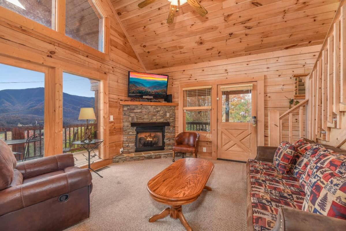 Gorgeous View. Hot Tub. Privacy. Fireplace. Pool & Fishing Access! Sevierville Dış mekan fotoğraf